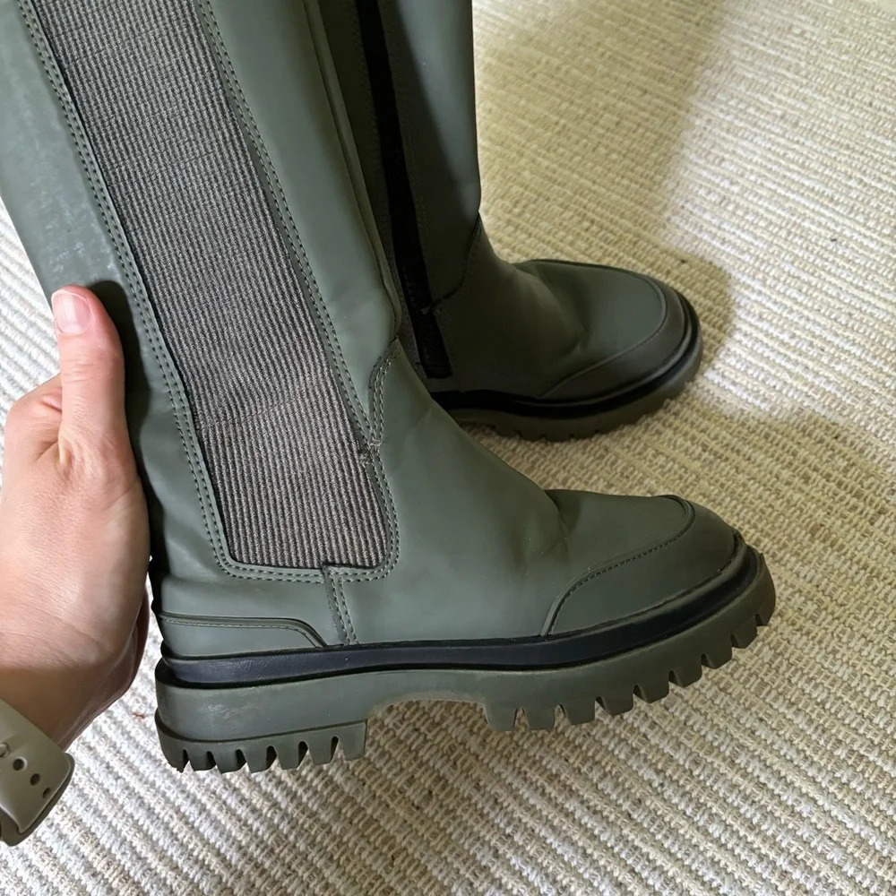 Zara Kids Lug Sole Rubberized boots in dark  green black size 29 or US 10.5 - Picture 7 of 7